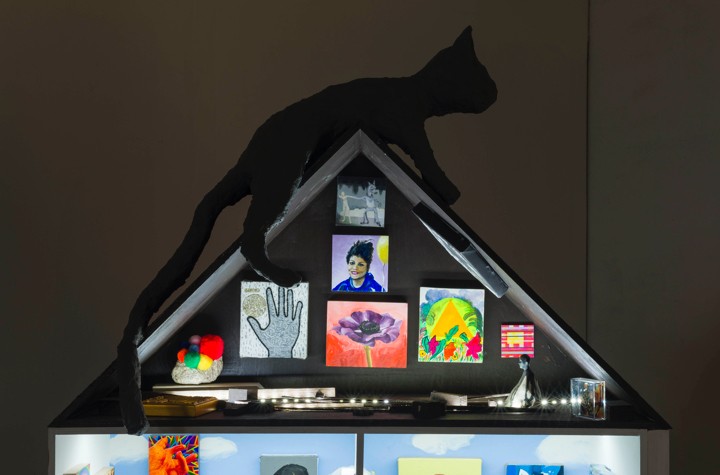 DOLLHOUSE FUNHOUSE: “Dreamhouse vs. Punk House (+ Cat House)