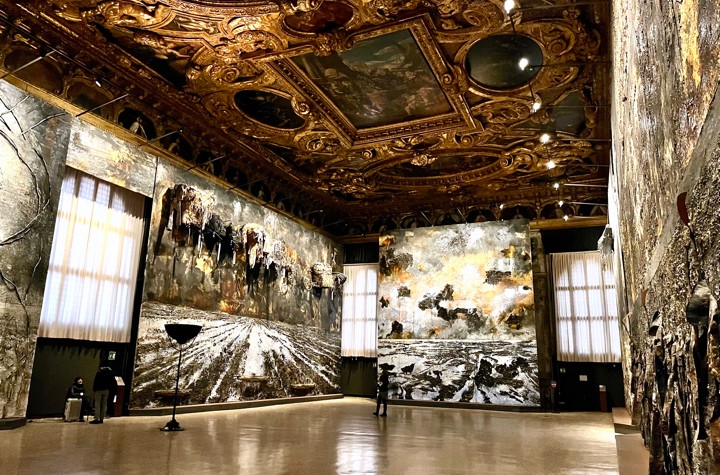 Two Contemporary Artists in Two Venetian Palaces
