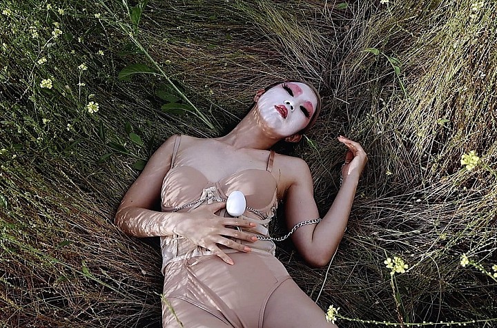 Creating tenderness in a world that moves so fast: Fawn Rogers Interviews Ibuki Kuramochi