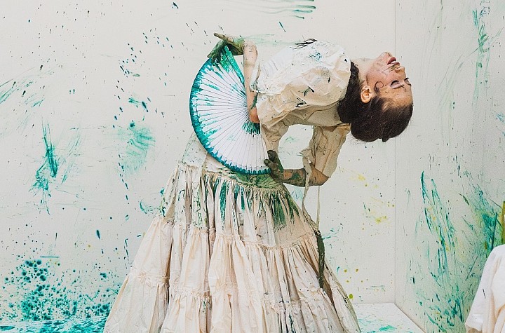 Carlota Pérez de Castro Builds Her Paintings from the Ground (and Body) Up. Here’s how.