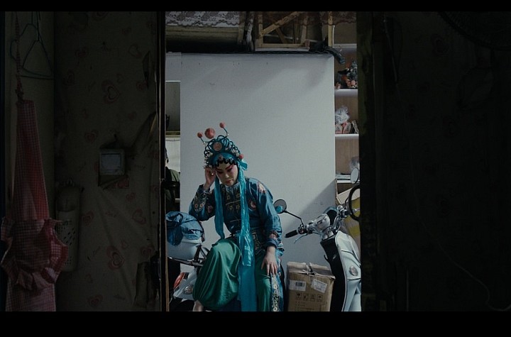 Exhibition Review: False Connections - Vivi Zhu’s solo exhibition (Un)Trustworthy Hearts