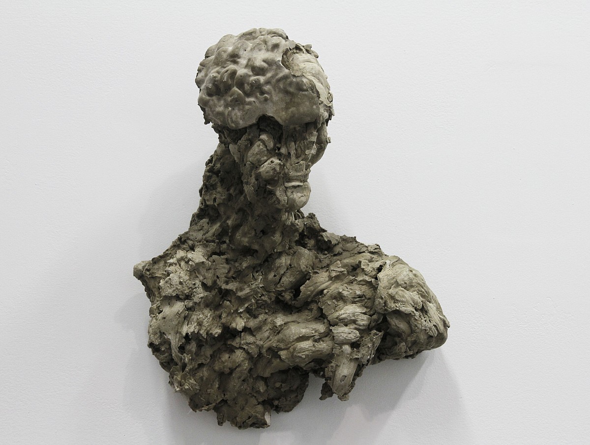 Peering Bust